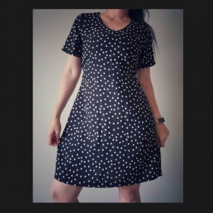 P11S Basiese A-lyn rok met moue pdf patroon -Basic A line dress with sleeves pdf pattern Standard sizes XS - 3XL (A4, A3, A0) Eng. & Afr.Geweefde stowwe.